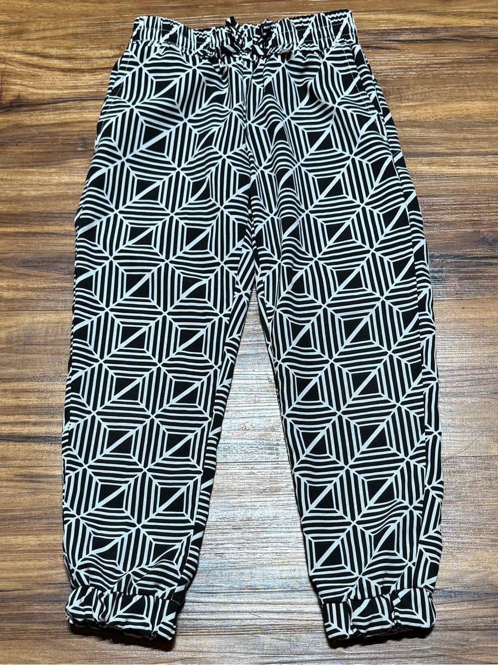 Faded Glory Little Girl’s Geometric Jogger Pants Black White Cuffed Size XS 4/5